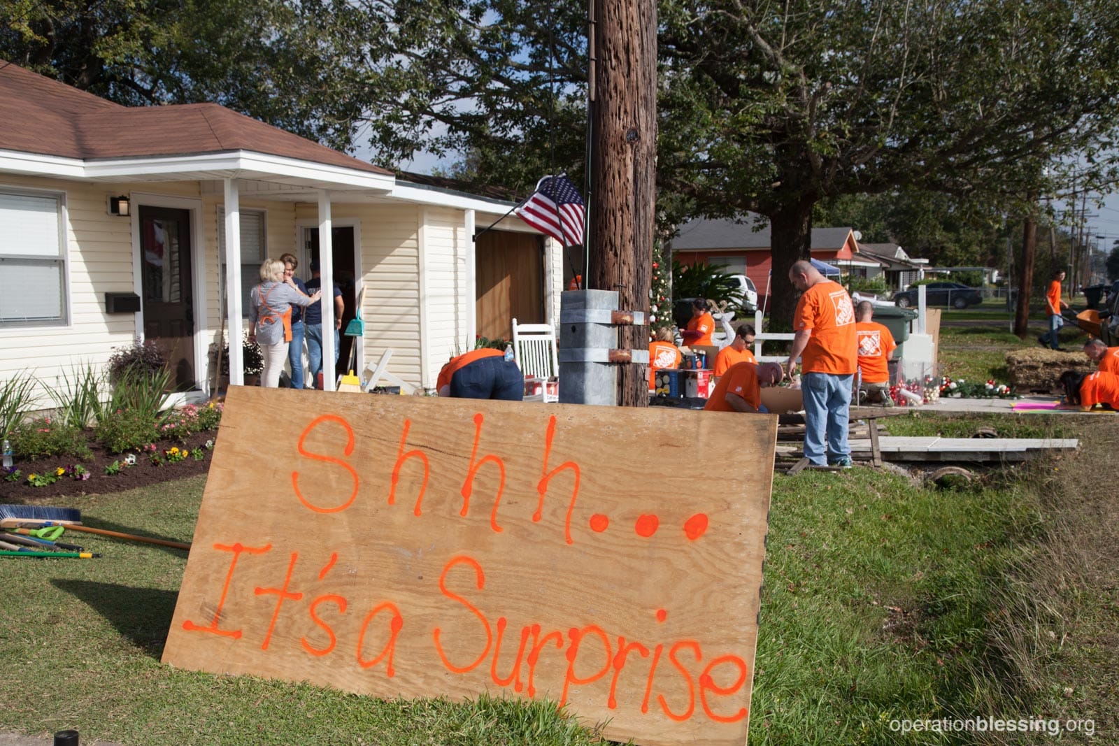 As the sign says, “Shh…it’s a surprise.” OBI and Home Depot tried to keep things hush, hush during the makeover.