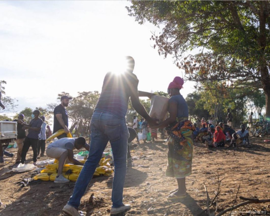 Food distribution to displaced people in Mozambique