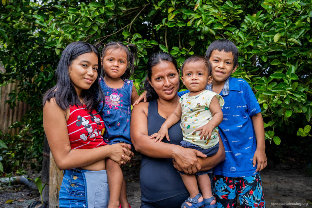 peru family food help