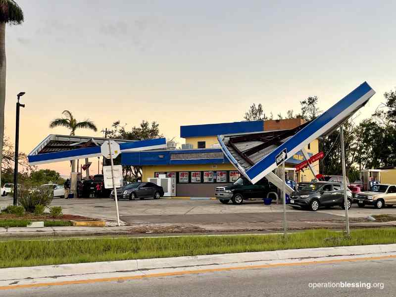 ian-bent-gas-station