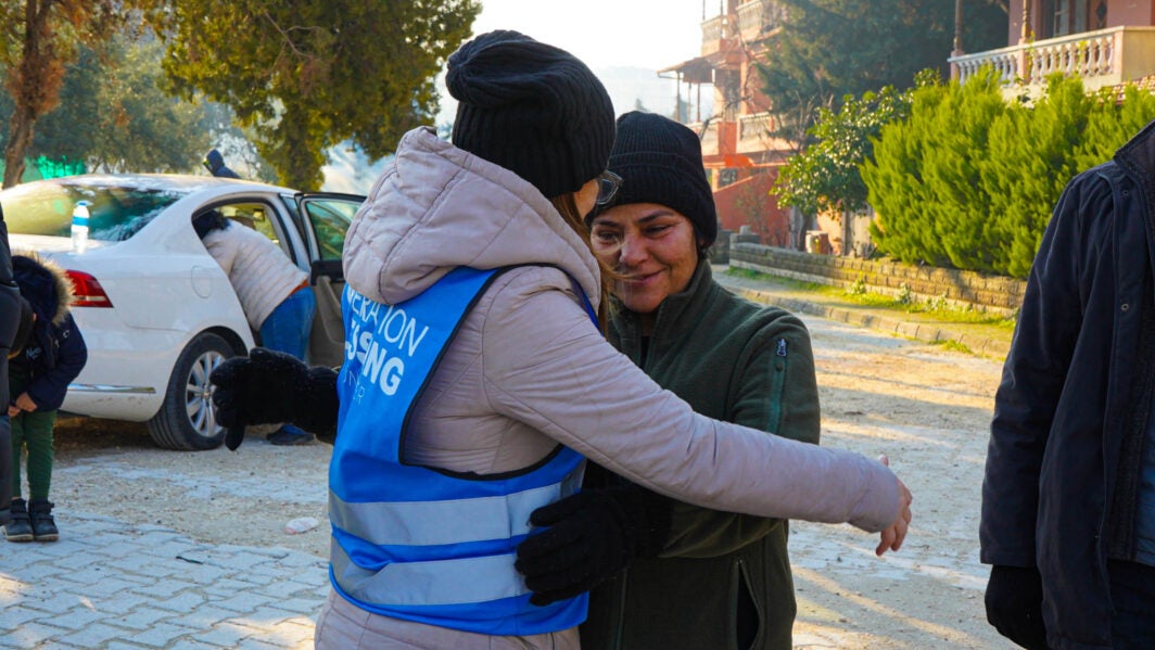 volunteers turkiye earthquake