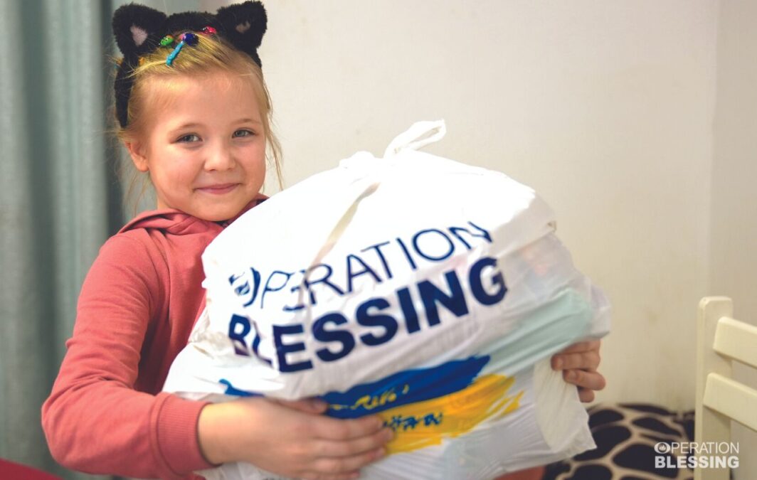 helping ukraine refugees