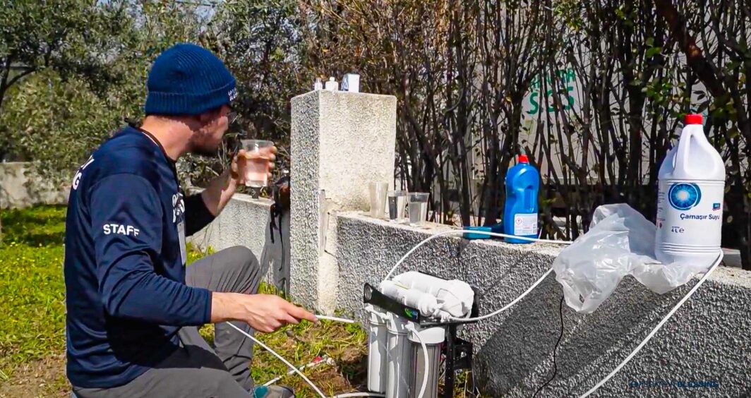 water for turkey earthquake victims