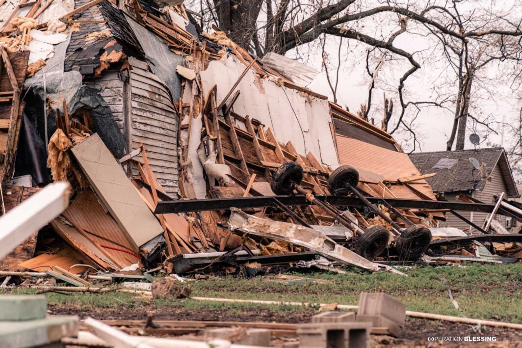 heavy damage in Arkansas after tornado