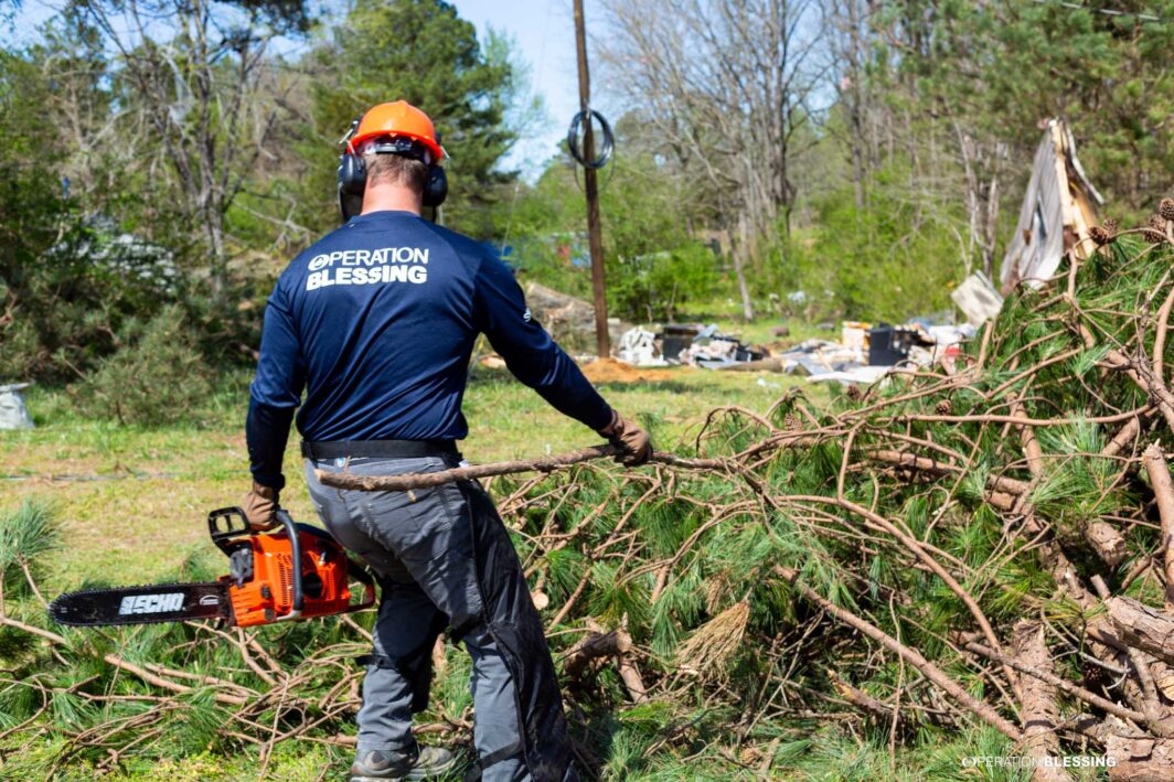 help and support for Mississippi Tornado victims