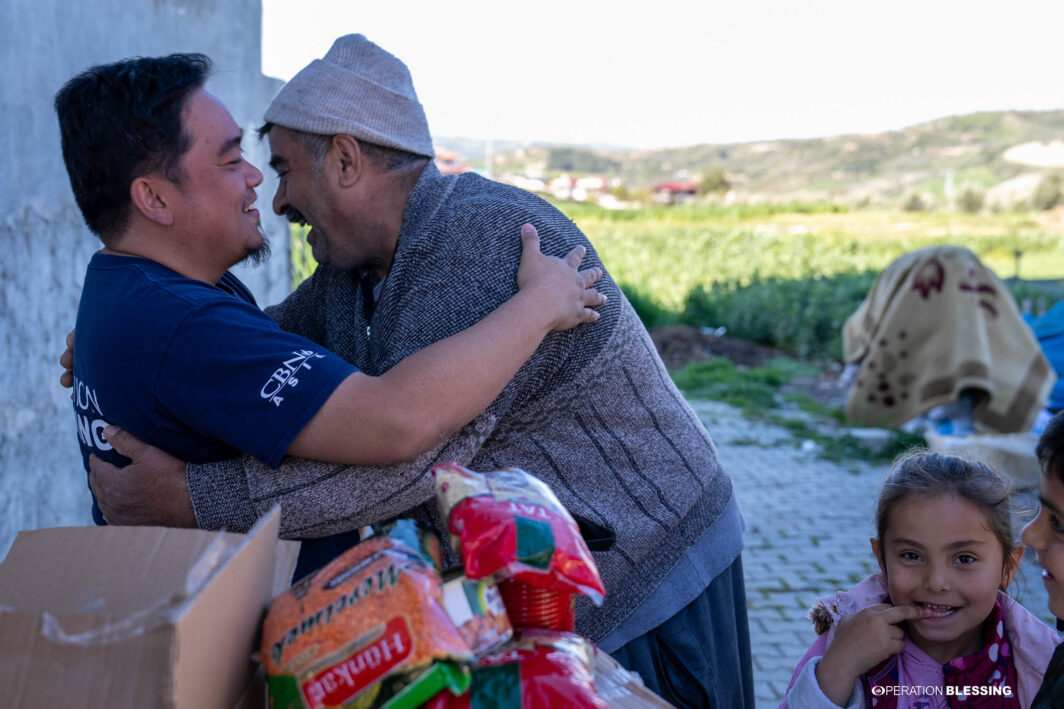 providing food for earthquake survivors