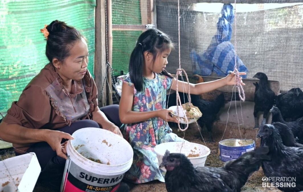 Thailand hunger relief through a chicken business
