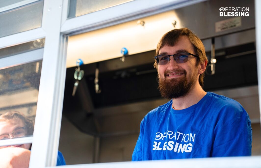tornado volunteers