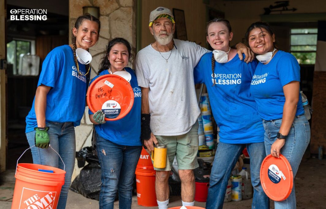 flood volunteers